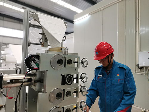 自主研制口罩 芯 材料 記中國化工 80后 黨員突擊隊隊長蔡醇洋